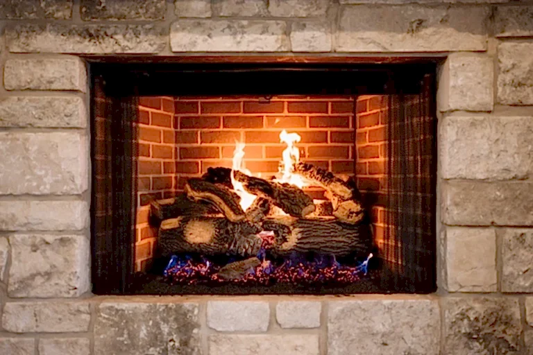 Dört Mevsim Dekorasyon Ögesi Olarak Şömine: Yaz Aylarında da Şıklığın Anahtarı